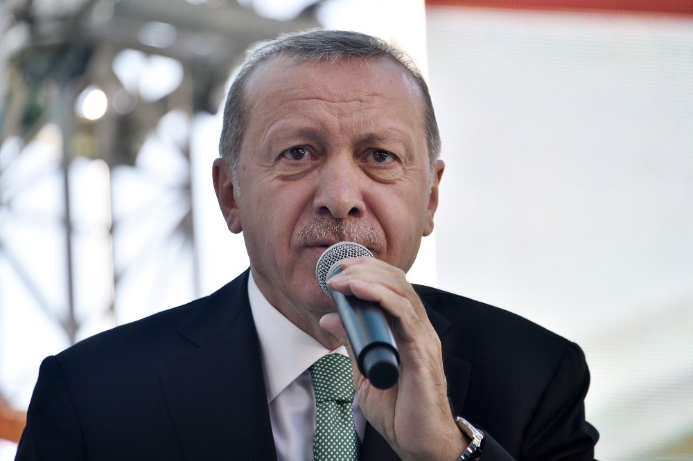 Cumhurbaşkanı Erdoğan: “Neymiş, dövizmiş, neymiş kurmuş, geçin o işi geçin”