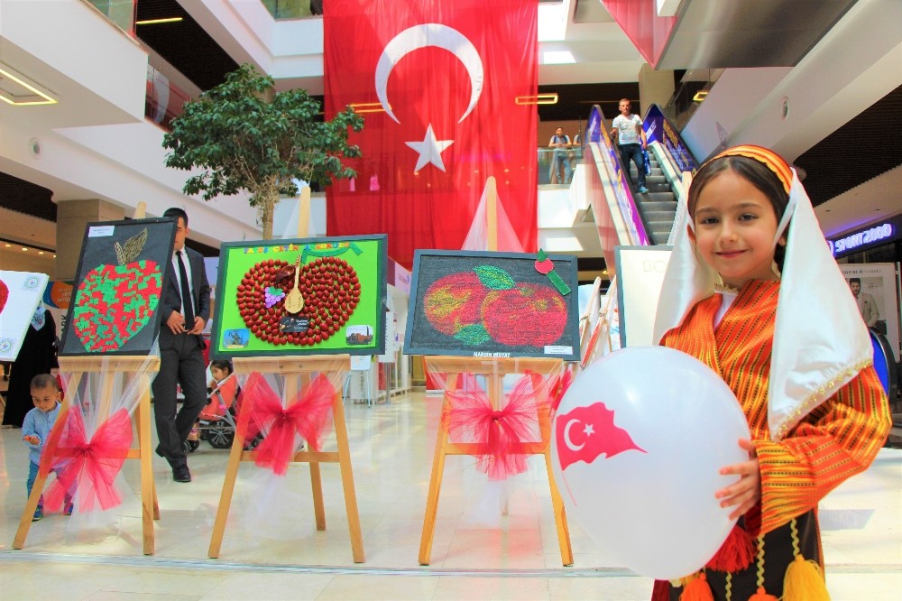 Şehirlerin sembolleri elma tablolarını renklendirdi