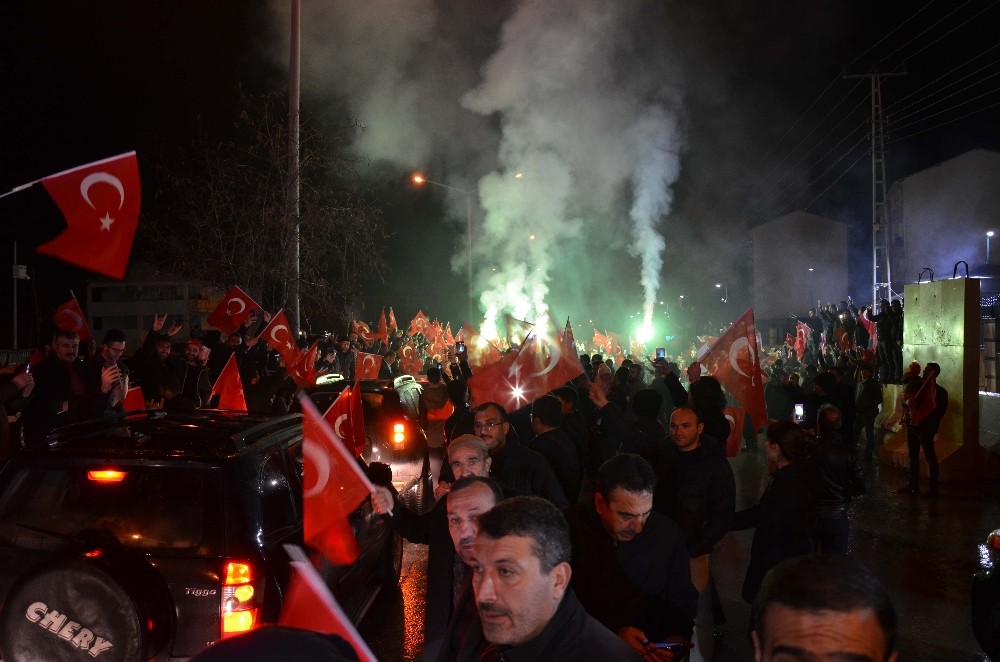 Afrin kahramanları tekbirlerle uğurlandı