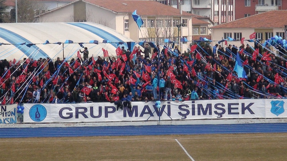 Kütahyaspor taraftarından Mehmetçik’e ’yanınızdayız’ mesajı