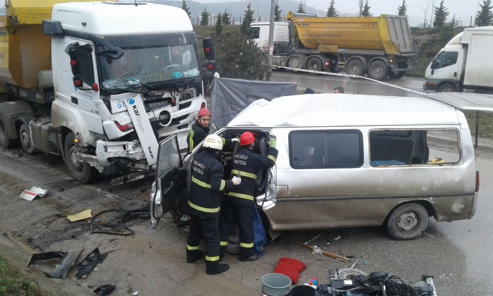 Gebze’deki trafik kazasında ölü sayısı 4’e çıktı