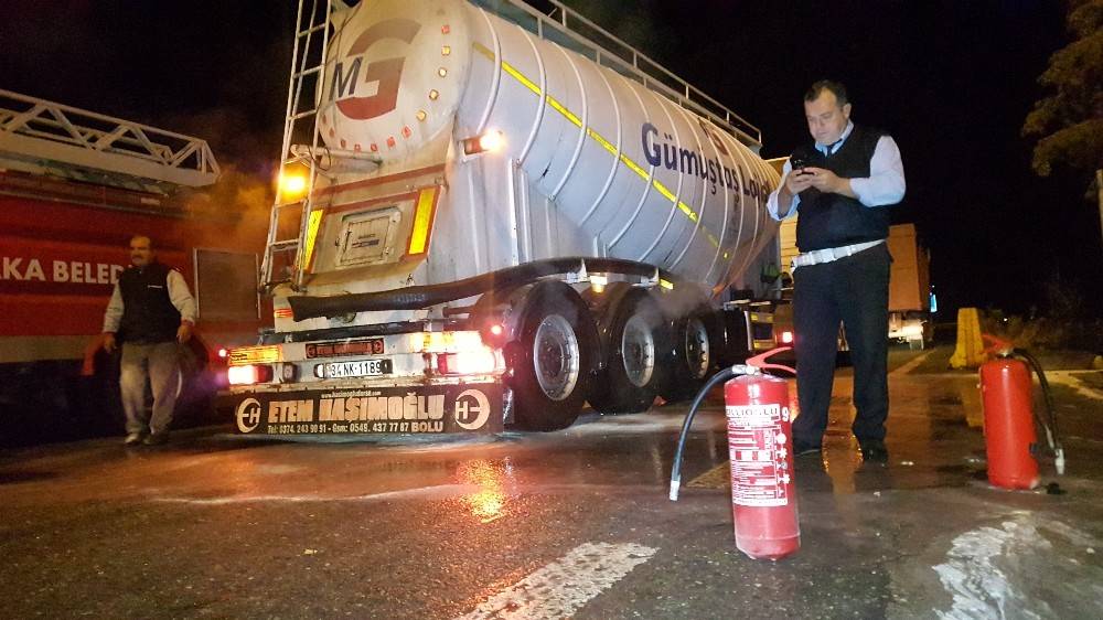 Otoyol polisinin dikkati olası büyük bir yangını önledi