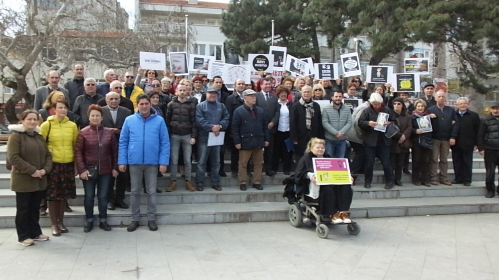 Burhaniye’de CHP’li kadınlar çocuk istismarının önlenmesi için çalışma başlattı