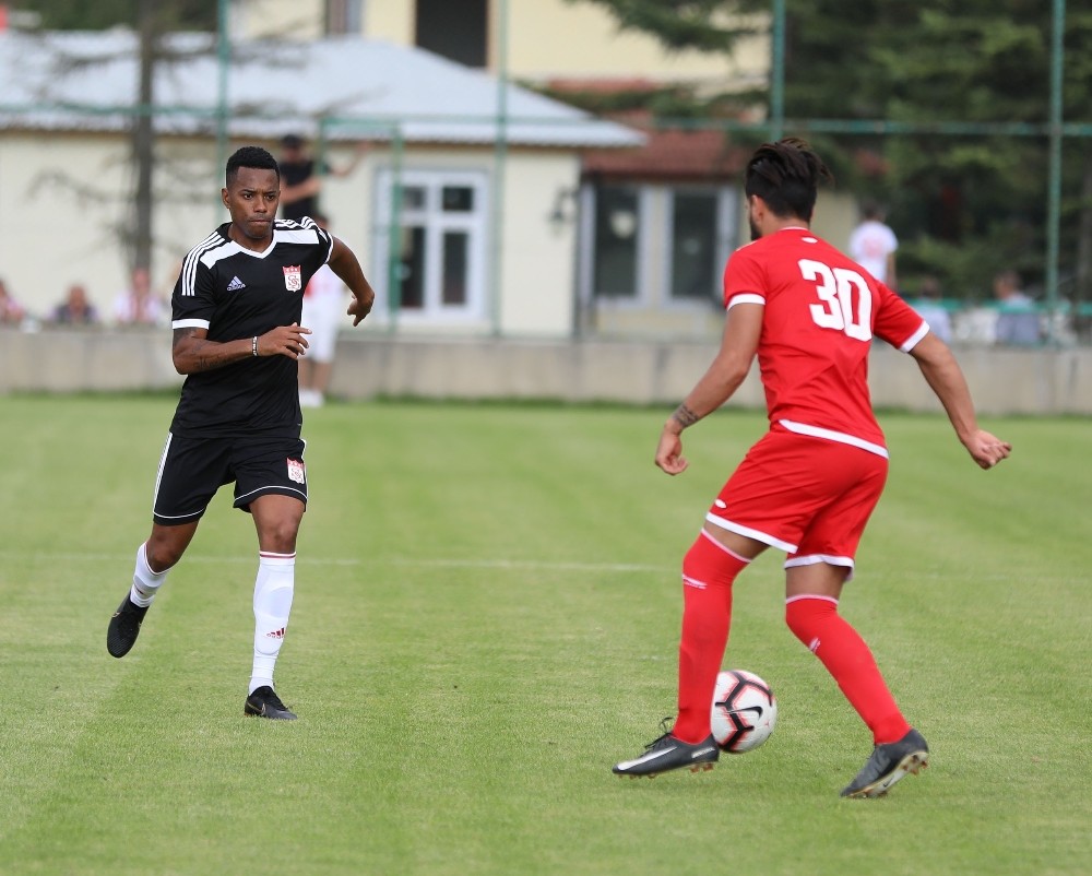 Demir Grup Sivasspor hazırlık maçında yenişemedi