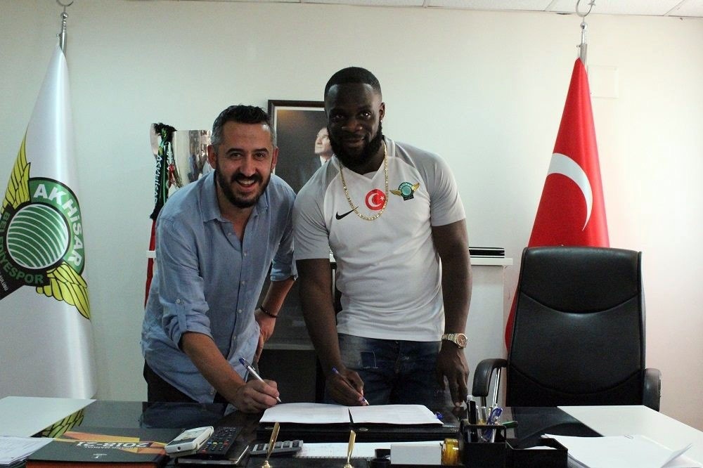 Akhisar Belediyespor, Manu’yu renklerine bağladı