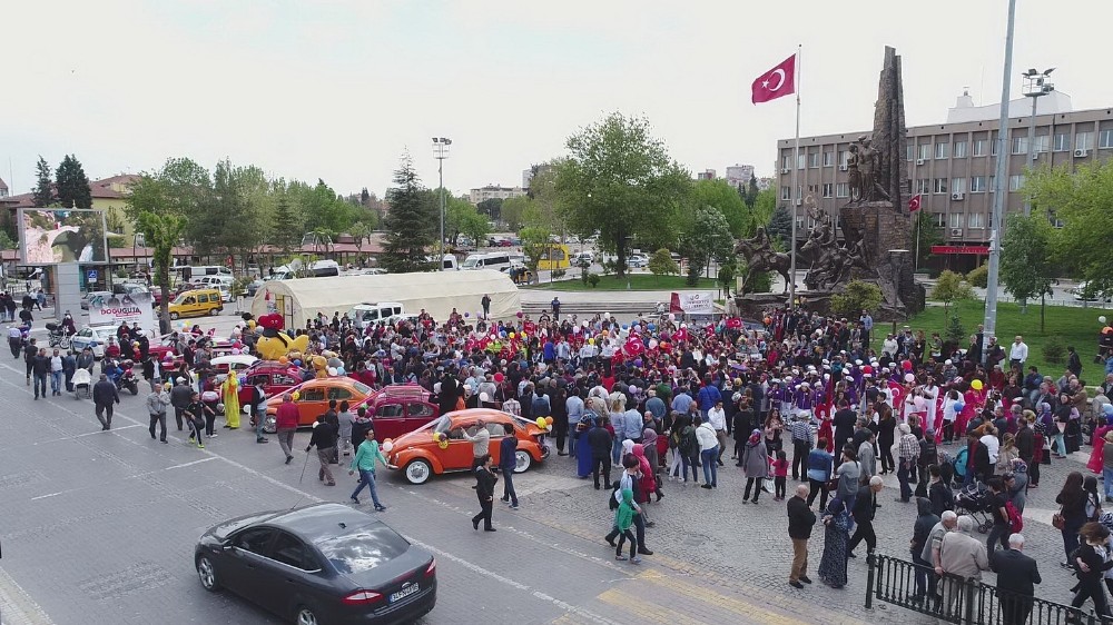 Uşak’ta 3 gün sürecek çocuk festivali başladı