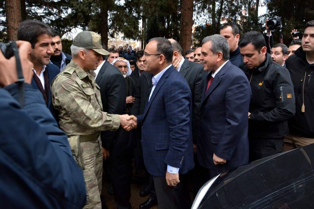 Başbakan Yardımcısı Bekir Bozdağ; '450 bin taşeron işçiye sürekli kadro getirdik'