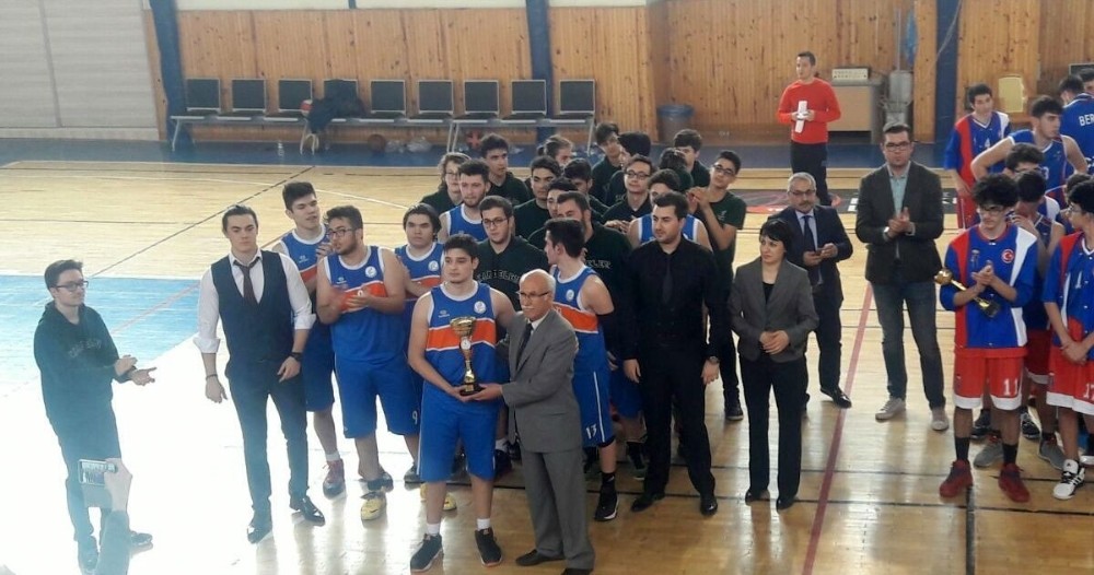 Kardelen Koleji genç erkek basketbol takımı Nevşehir şampiyonu oldu