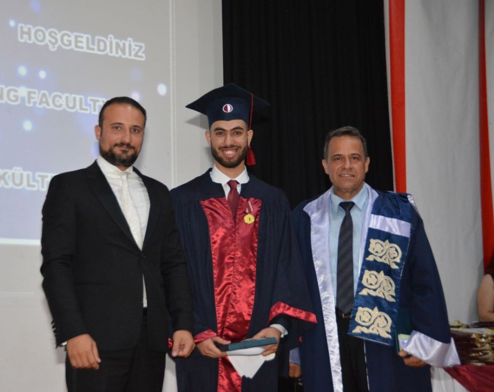 Yakın Doğu Üniversitesi İnşaat ve Çevre Mühendisliği Fakültesi mezuniyet töreni gerçekleşti