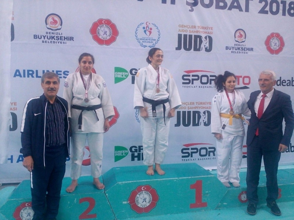 Görme engelli Vanlı Esmer Taşkın, judo şampiyonasında Türkiye ikincisi oldu