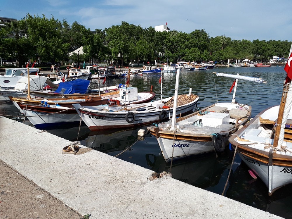 Erdek’te kayıt dışı tekne sayısı çoğalıyor