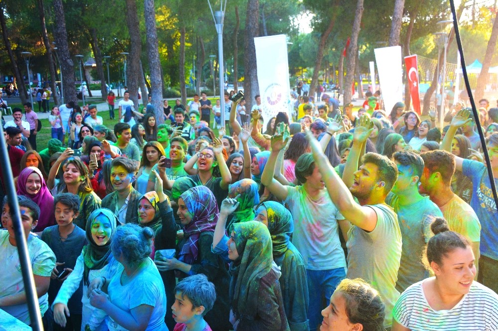 Torbalı Gençlik Festivali Renkli Görüntülerle başladı.!