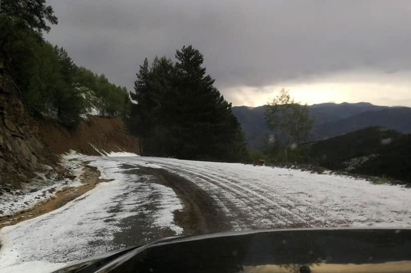 Gümüşhane’yi yağmur ve dolu vurdu