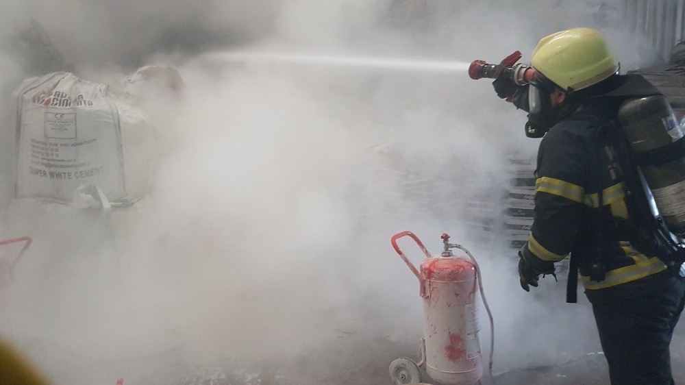 Kocaeli’de yapı malzemeleri fabrikasında yangın