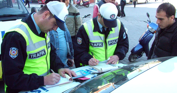 AKP Teklif Verdi! Trafikte Yeni Cezalar Geliyor!