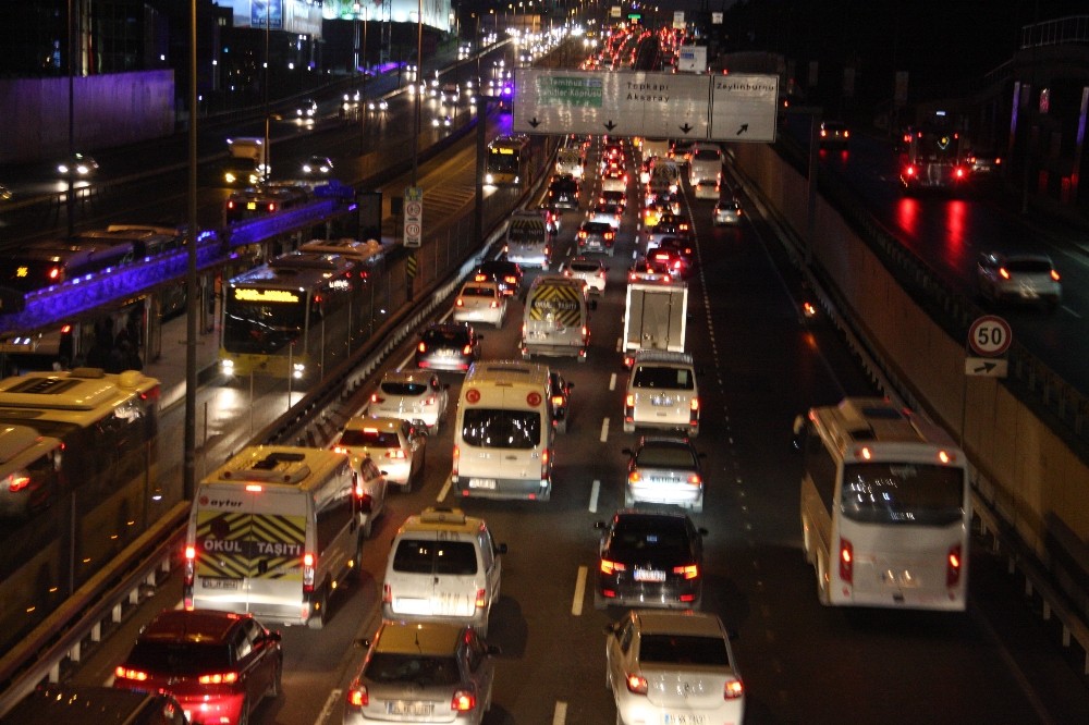 Okullar Başladı, trafik yoğunluğu arttı