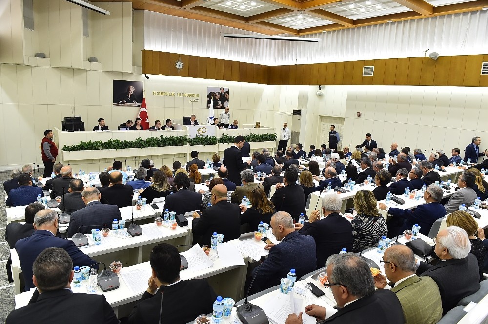 İzmir Büyükşehir Belediye Meclisi toplantısında ‘ulaşım’ tartışması