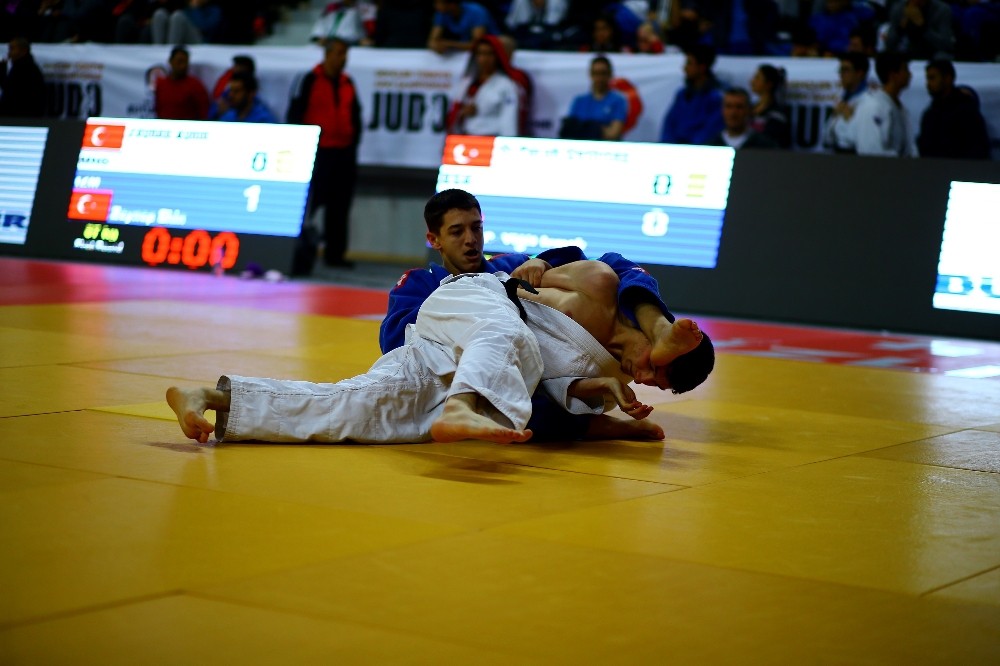 Gençler Judo Şampiyonası’nın ilk günde dereceye girenler belli oldu