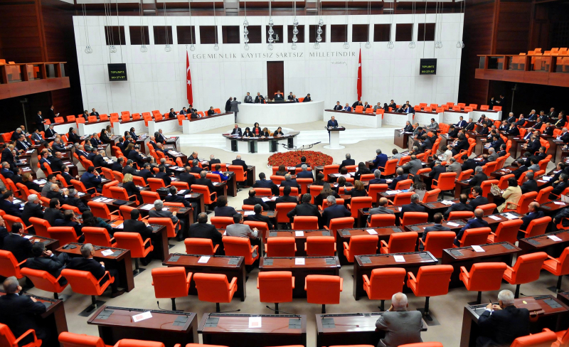 Mecliste EYT Açıklaması: Cumhurbaşkanı Konuyu Çarpıtmaktadır