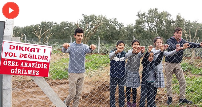 Öğrenciler Okula Gidemedi.! Tapulu Arazim Deyip Yolu Kapattı..