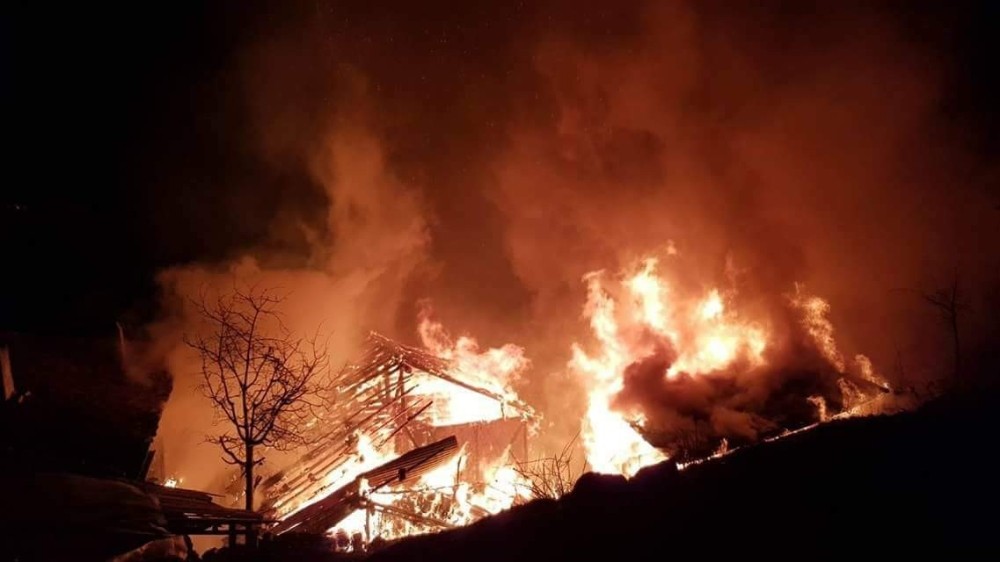 Kastamonu’da çıkan yangında 1 ev kullanılamaz hale geldi: 2 Yaralı