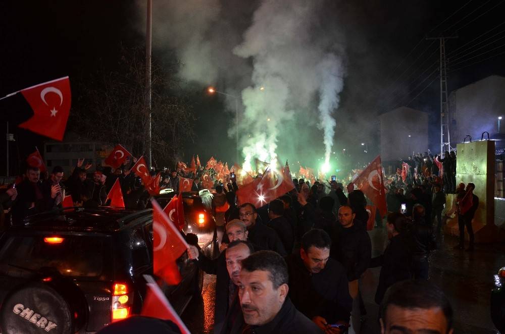 Afrin kahramanları tekbirlerle uğurlandı