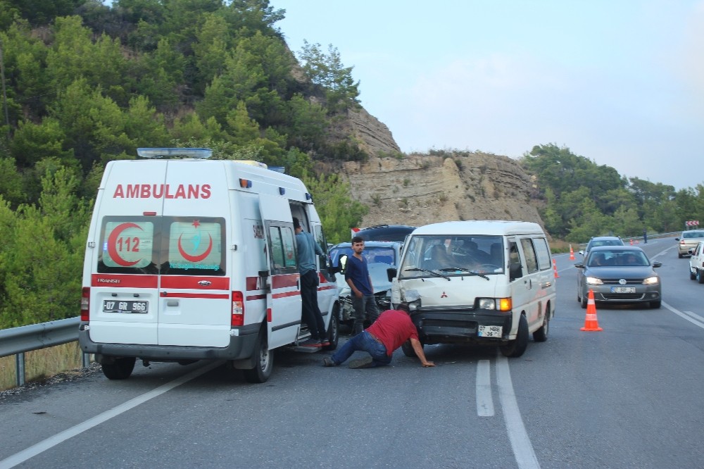 Manavgat-Akseki yolunda zincirleme kaza