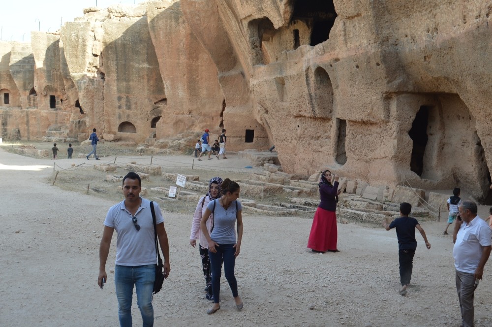 (Özel) Güneydoğunun Efesi Dara Antik Kente ziyaretçi akını