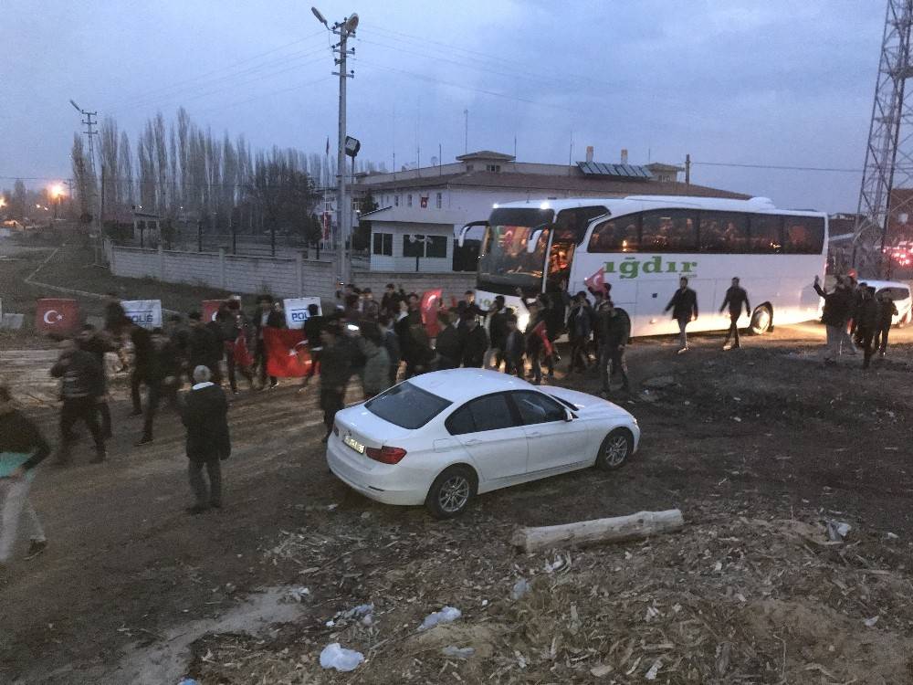 Özel Harekat polisleri Iğdır’dan Afrin’e uğurlandı