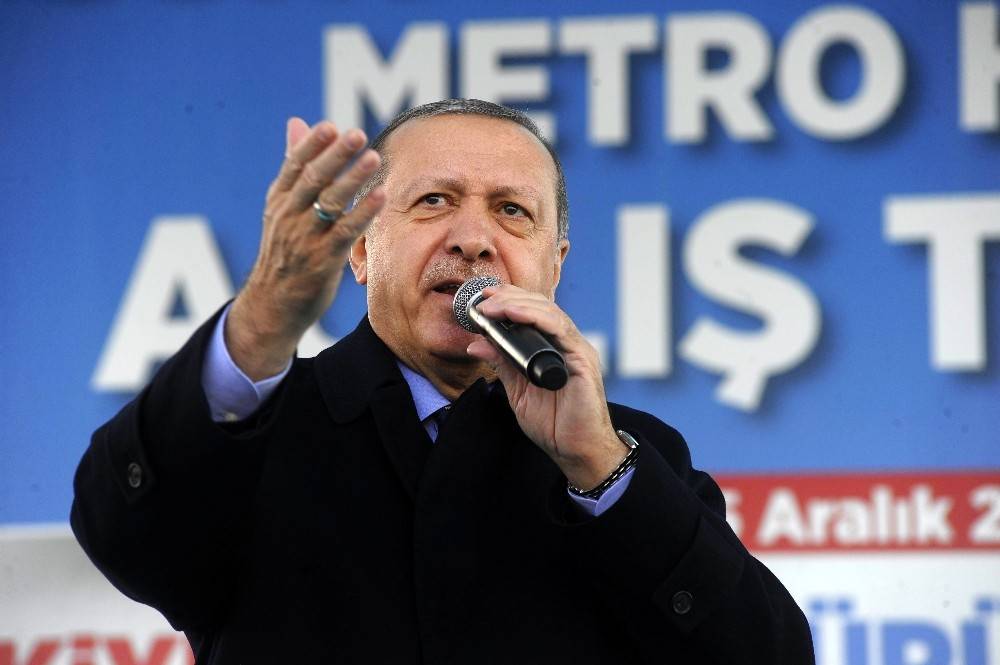 Cumhurbaşkanı Erdoğan, sürücüsüz metro ile Üsküdar’dan Ümraniye’ye geçti