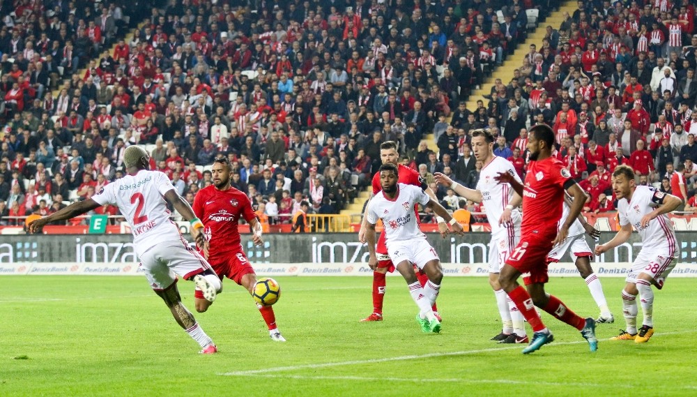 Antalyaspor bir sezonda 20 puan eksildi