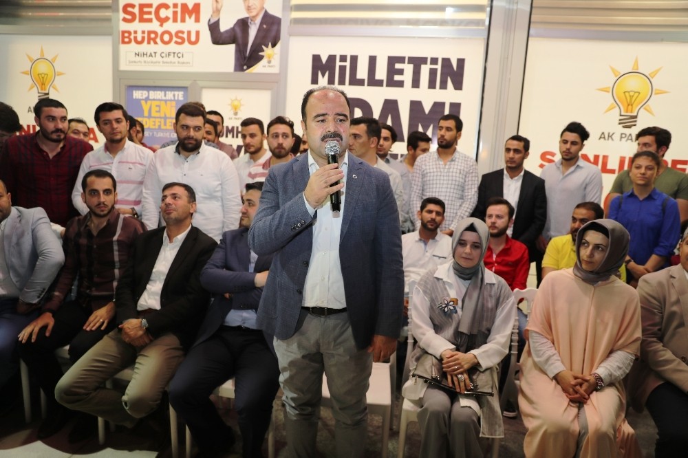 Nihat Çiftçi, seçim bürosunu açtı