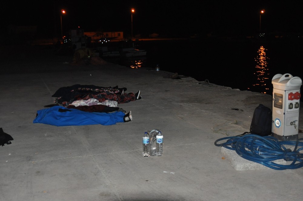 Çanakkale’de kaçak göçmenleri taşıyan tekne battı: 7 ölü