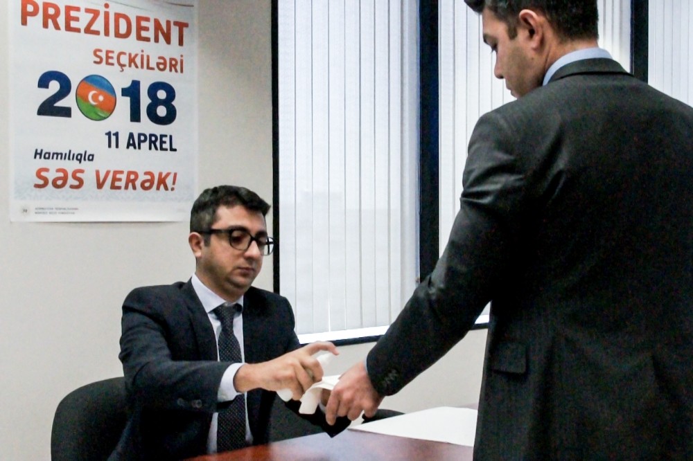 Azerbaycan Cumhurbaşkanlığı Seçimlerinde oy verme işlemi Los Angeles Başkonsolosluğu’nda başladı