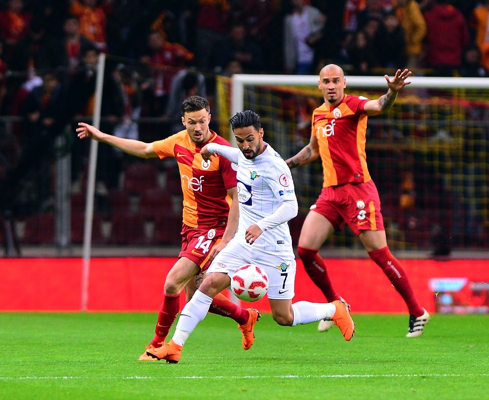 T.M. Akhisarspor ile Galatasaray 12. randevuda