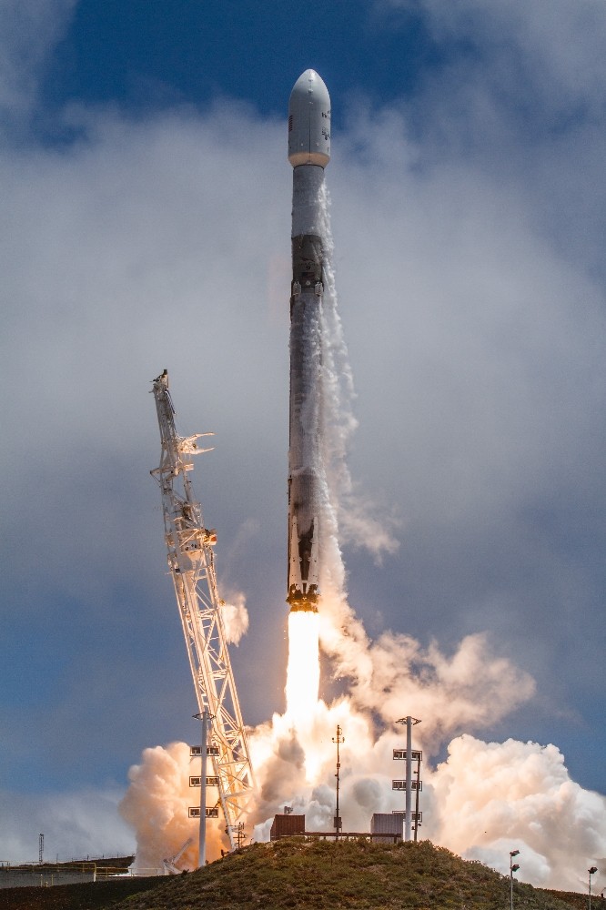 SpaceX, Falcon 9 roketiyle 7 uydu fırlattı
