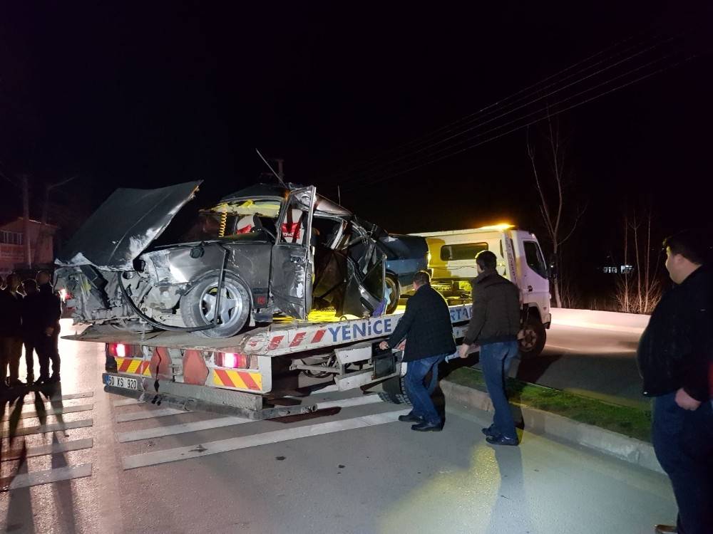 Tokat’ta otomobil elektrik direğine çarptı: 7 yaralı