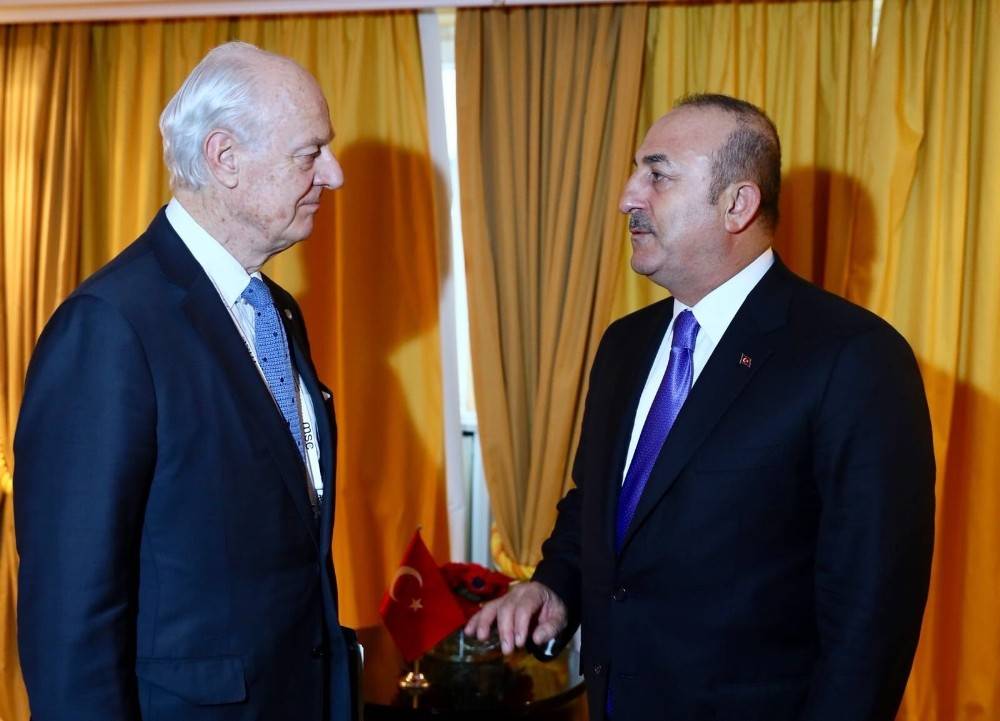 Bakan Çavuşoğlu, BM Suriye Özel Temsilcisi Staffan de Mistura ile bir araya geldi