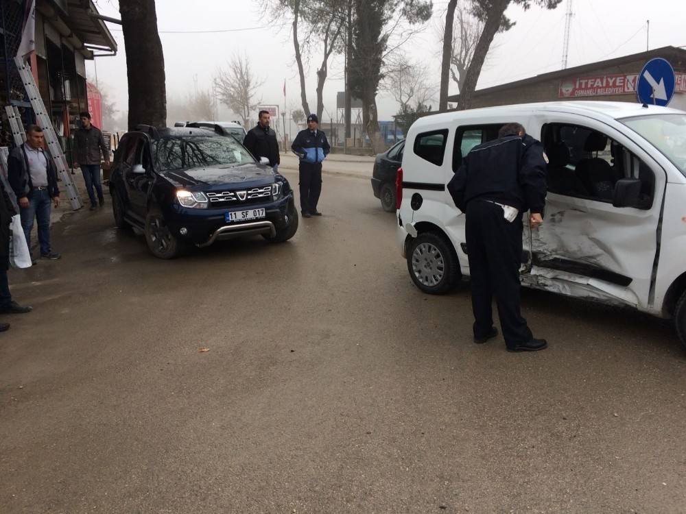 Osmaneli’de zincirleme trafik kazası, 2 yaralı