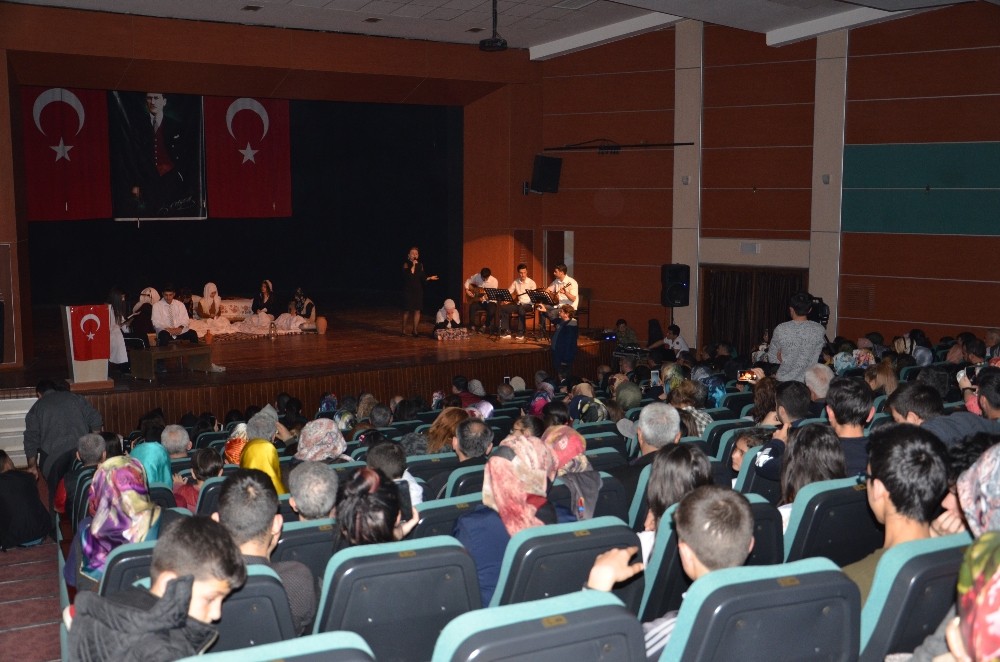 Çanakkale tiyatrosuna yoğun ilgi