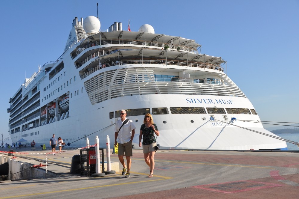 560 Amerikalı turist gemiyle Kuşadası’nda
