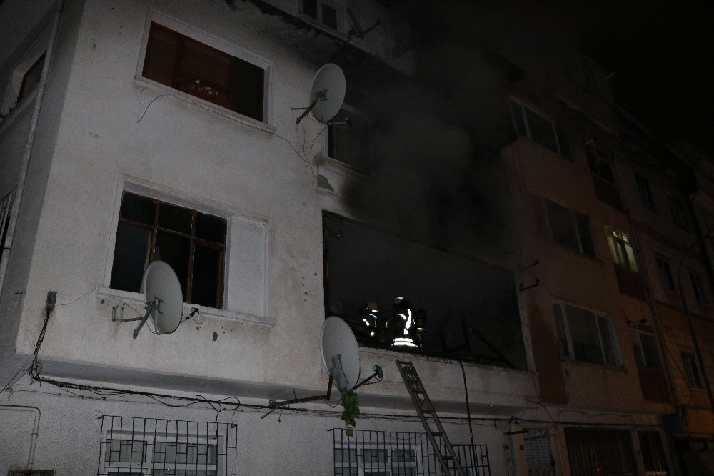 Gözüne biber gazı sıktı diye evini yaktı