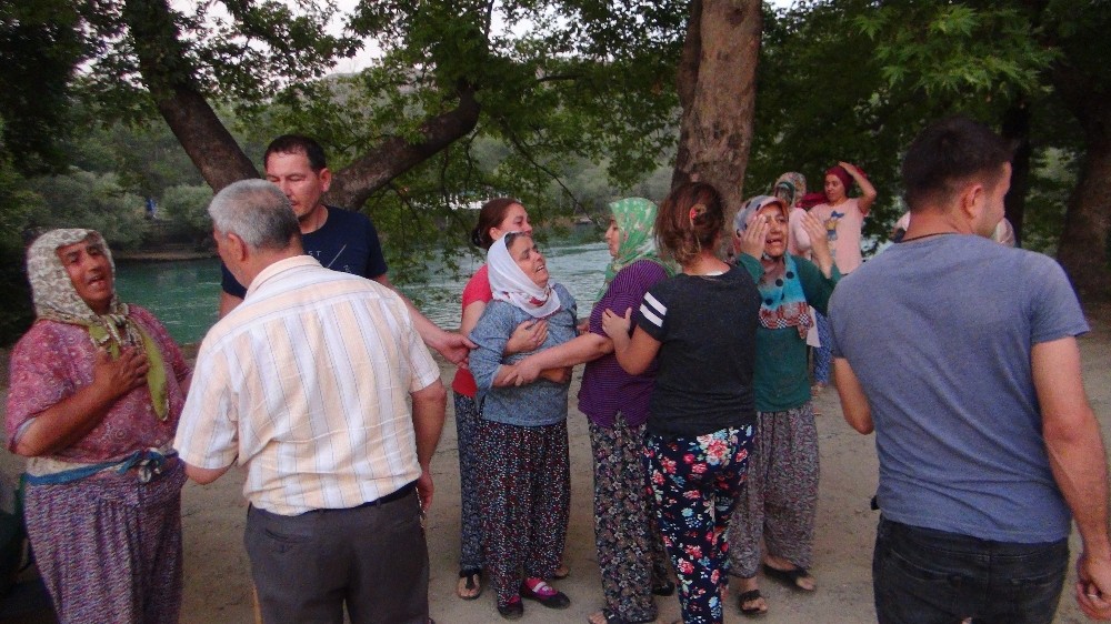 Kayalıklardan aşağıya düşen genç, yükselen suda girdaba kapılıp boğuldu