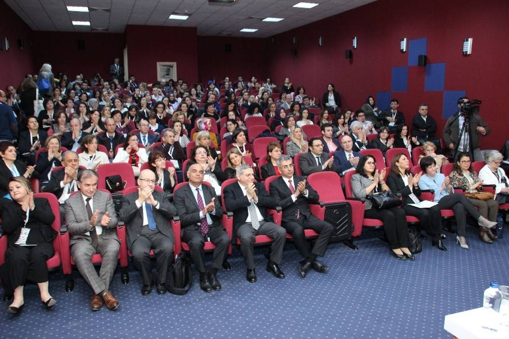 Türkiye’nin pediatri uzmanları Adana’da buluştu
