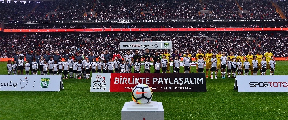 Spor Toto Süper Lig: Beşiktaş: 0 - Göztepe: 0 (Maç devam ediyor)