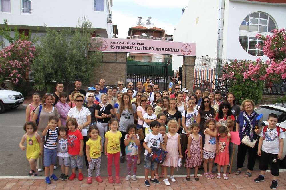 Antalya’da okul kapanmasın eylemi