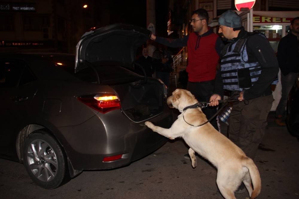 Bağlar’da 700 polisin katılımıyla geniş kapsamlı asayiş uygulaması