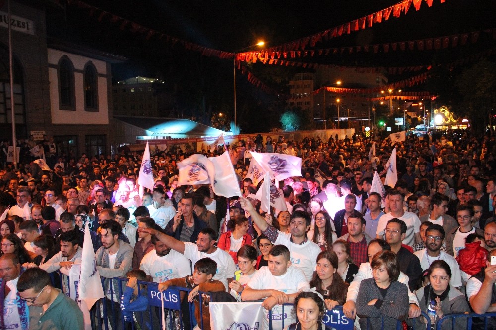 Süper Lig’e yükselen Afyon Belediyespor Basketbol takımı şampiyonluğu kutladı
