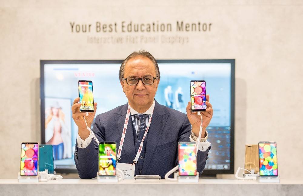 Vestel, yeni akıllı telefonunu Mobil Dünya Kongresi’nde tanıttı