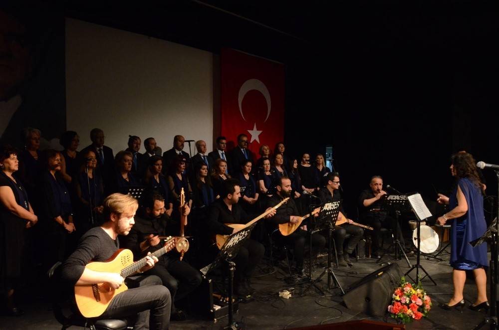 Kuşadası’nda ’Doğu Anadolu’dan Esintiler’ konseri